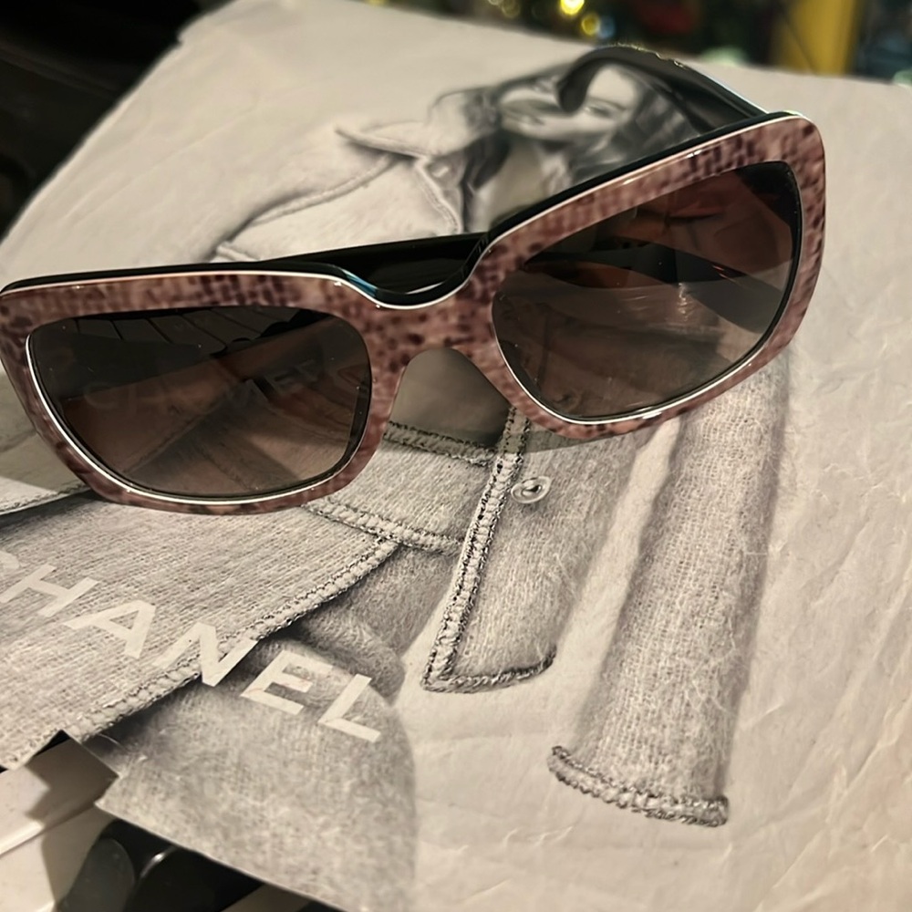 Chanel Authentic Sunglasses 🔥